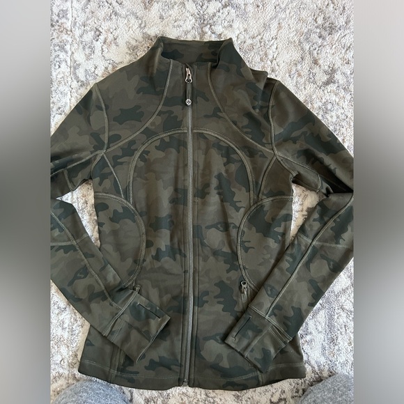 lululemon jacket - Picture 1 of 3